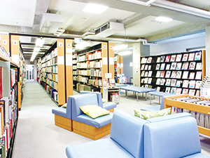 山野美容芸術短期大学図書室